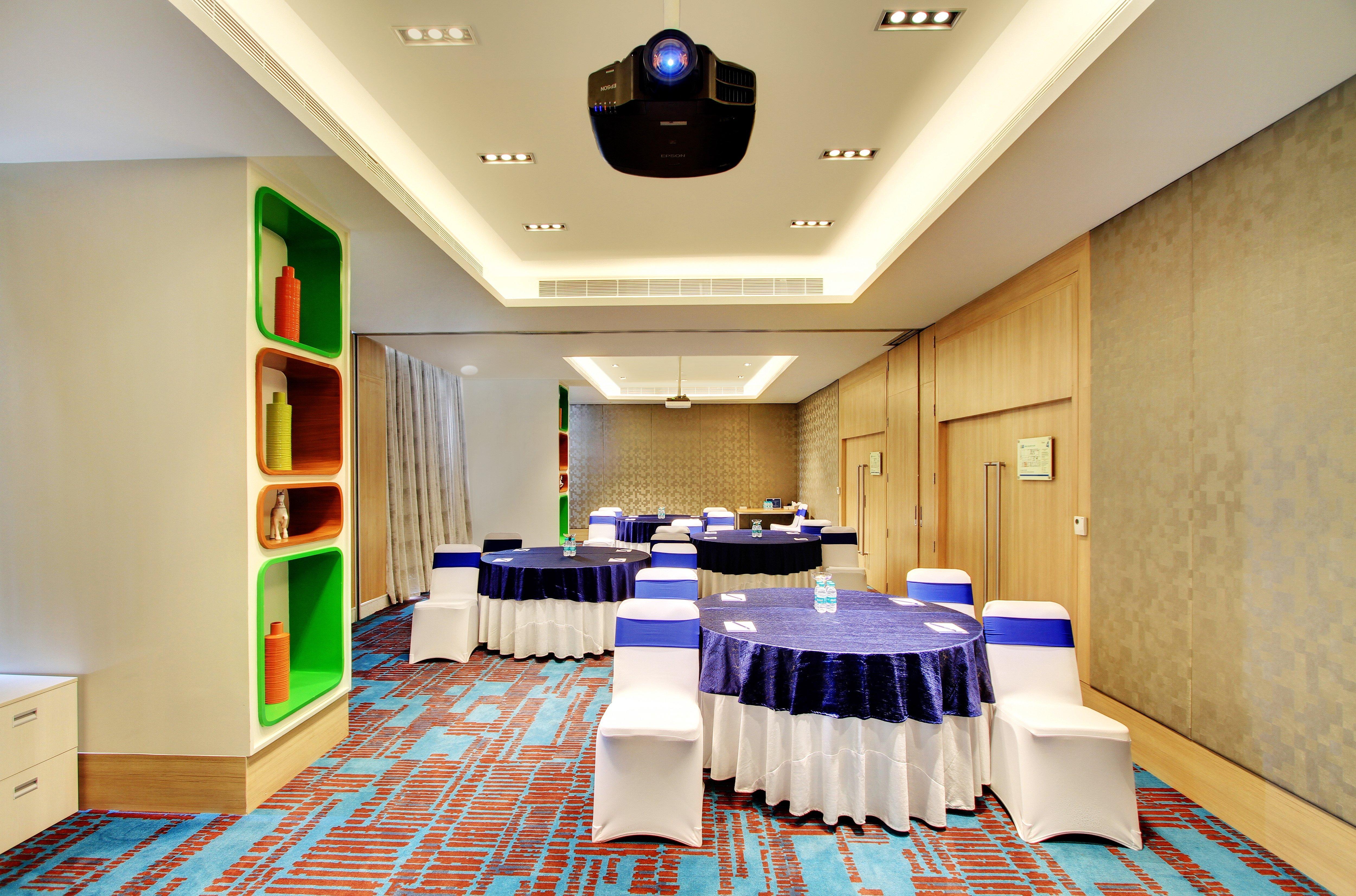 Holiday Inn Bengaluru Racecourse By Ihg Exterior foto Meeting room at the hotel